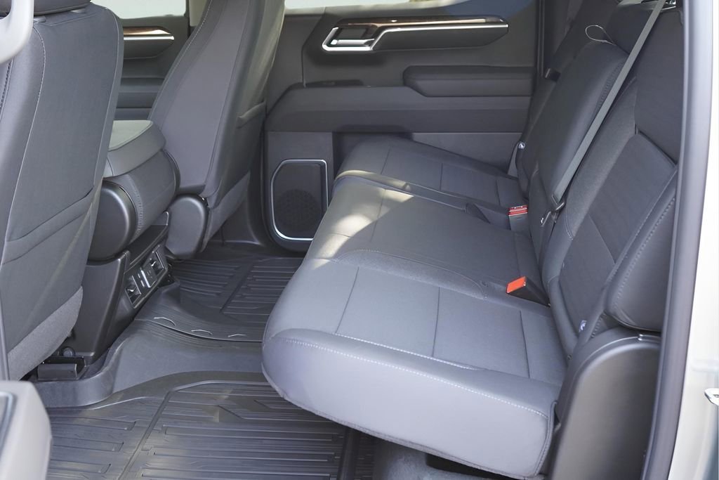 New 2026 Sterling Metallic GMC Elevation image 23