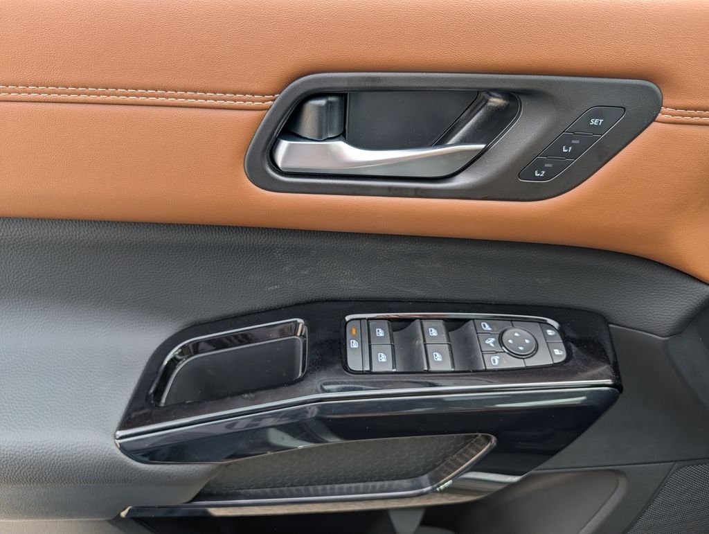 Used 2026 Gray Nissan Platinum image 14