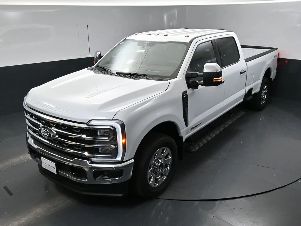 New 2027 Oxford White Ford F-250® Lariat® image 35