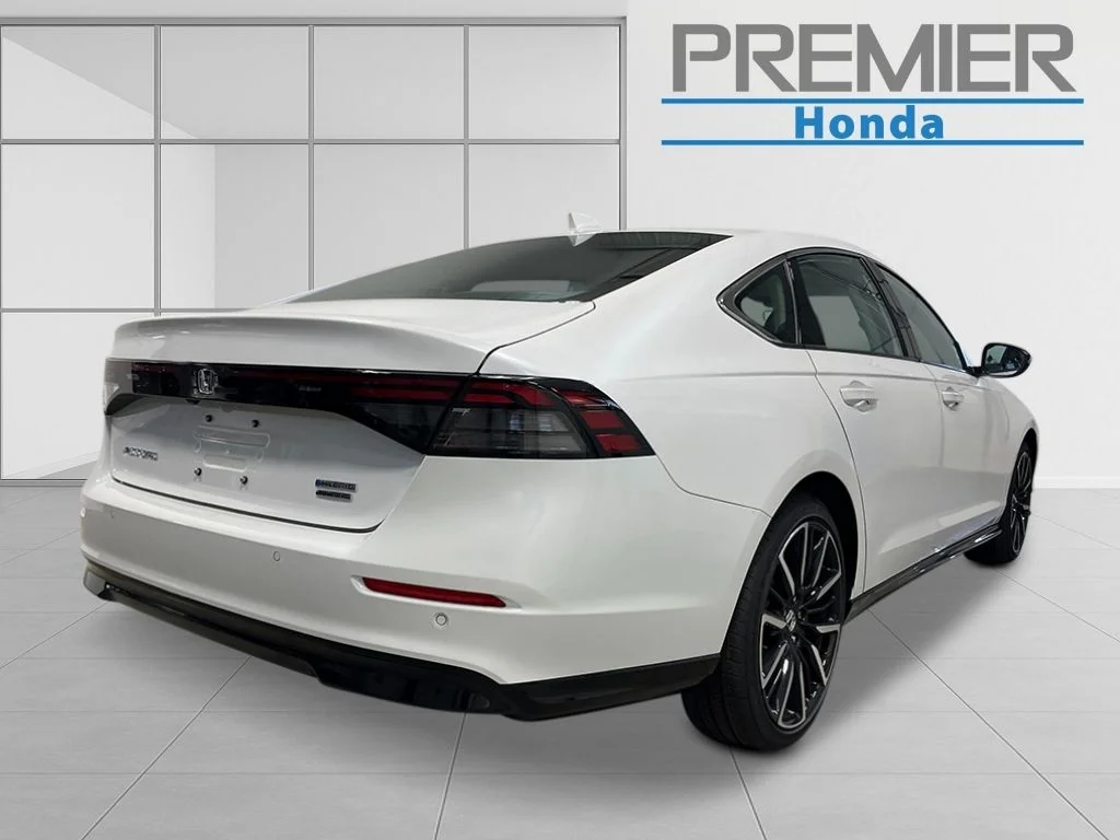 New 2026 Platinum White Pearl Honda Touring Hybrid image 5