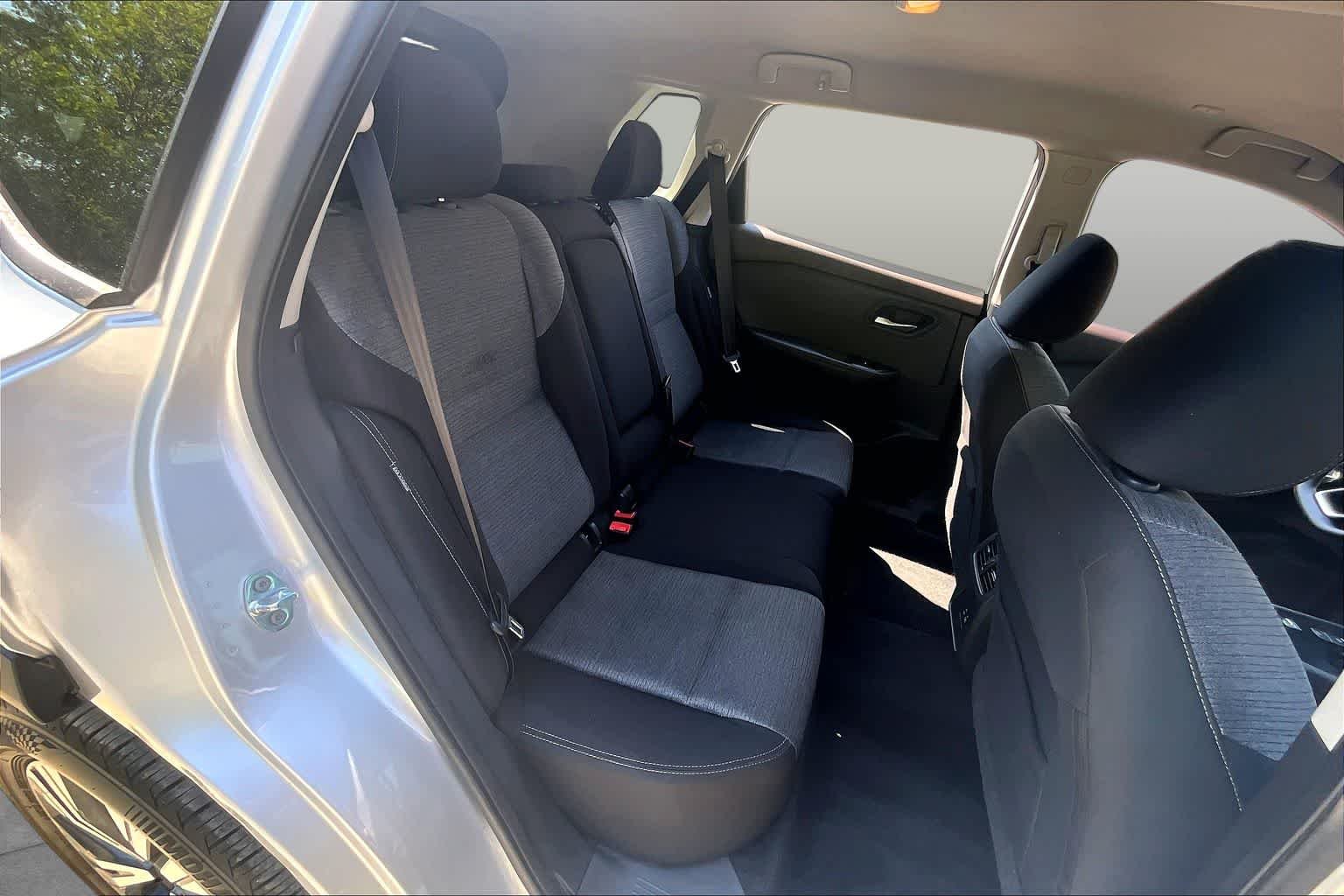 Used 2022 Brilliant Silver Metallic Nissan SV image 21