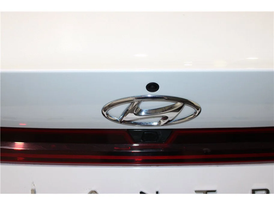 Used 2021 Quartz White Hyundai SEL image 17
