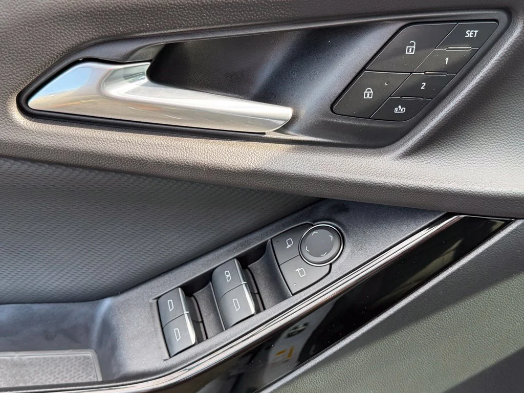 2027 Chevrolet Equinox RS - Photo 24