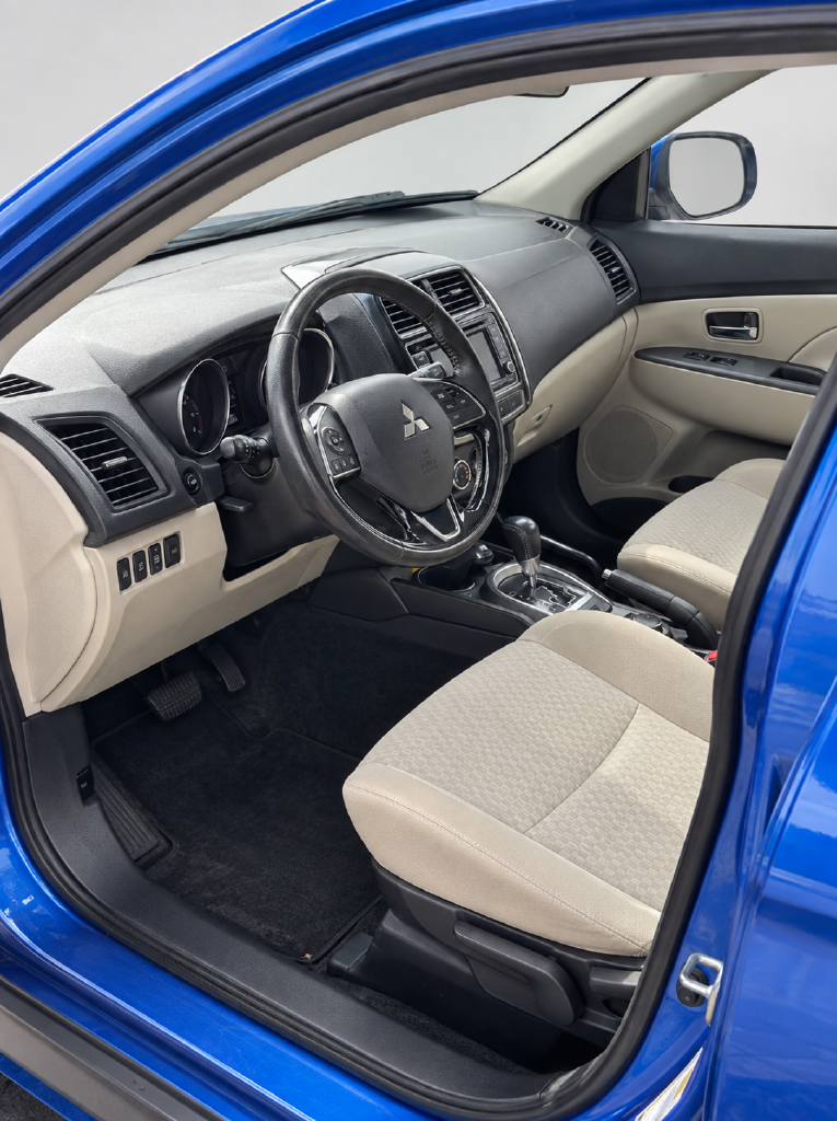 Used 2017  Mitsubishi 2.0 ES image 6