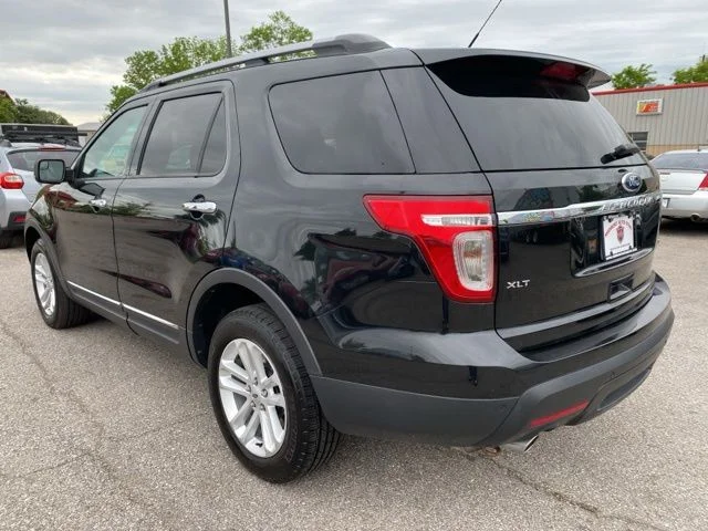 Used 2015 Black Ford XLT image 4
