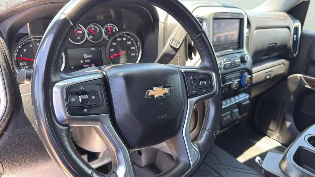 Used 2020 SUMMIT WHITE Chevrolet LT image 23