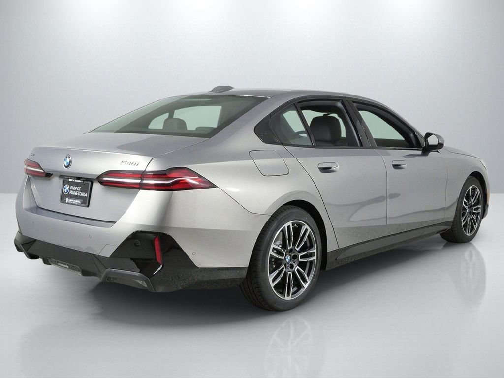 New 2027 Oxide Grey Metallic BMW 540i xDrive image 9