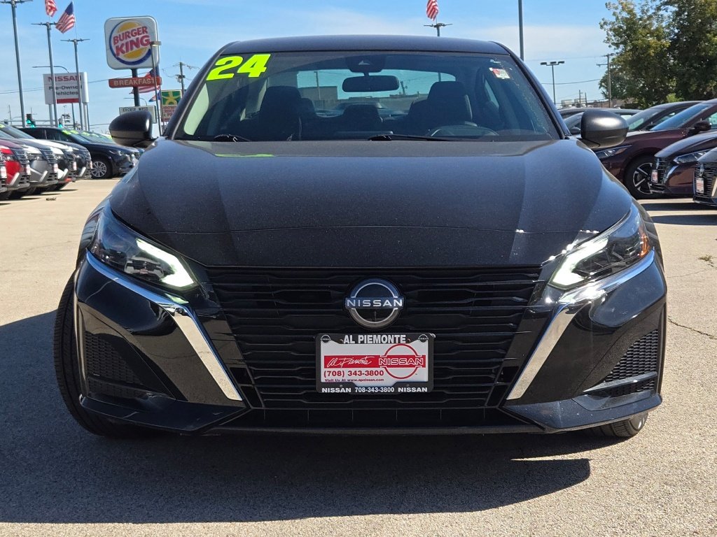 Certified Used 2024 Black Nissan 2.5 SV image 2