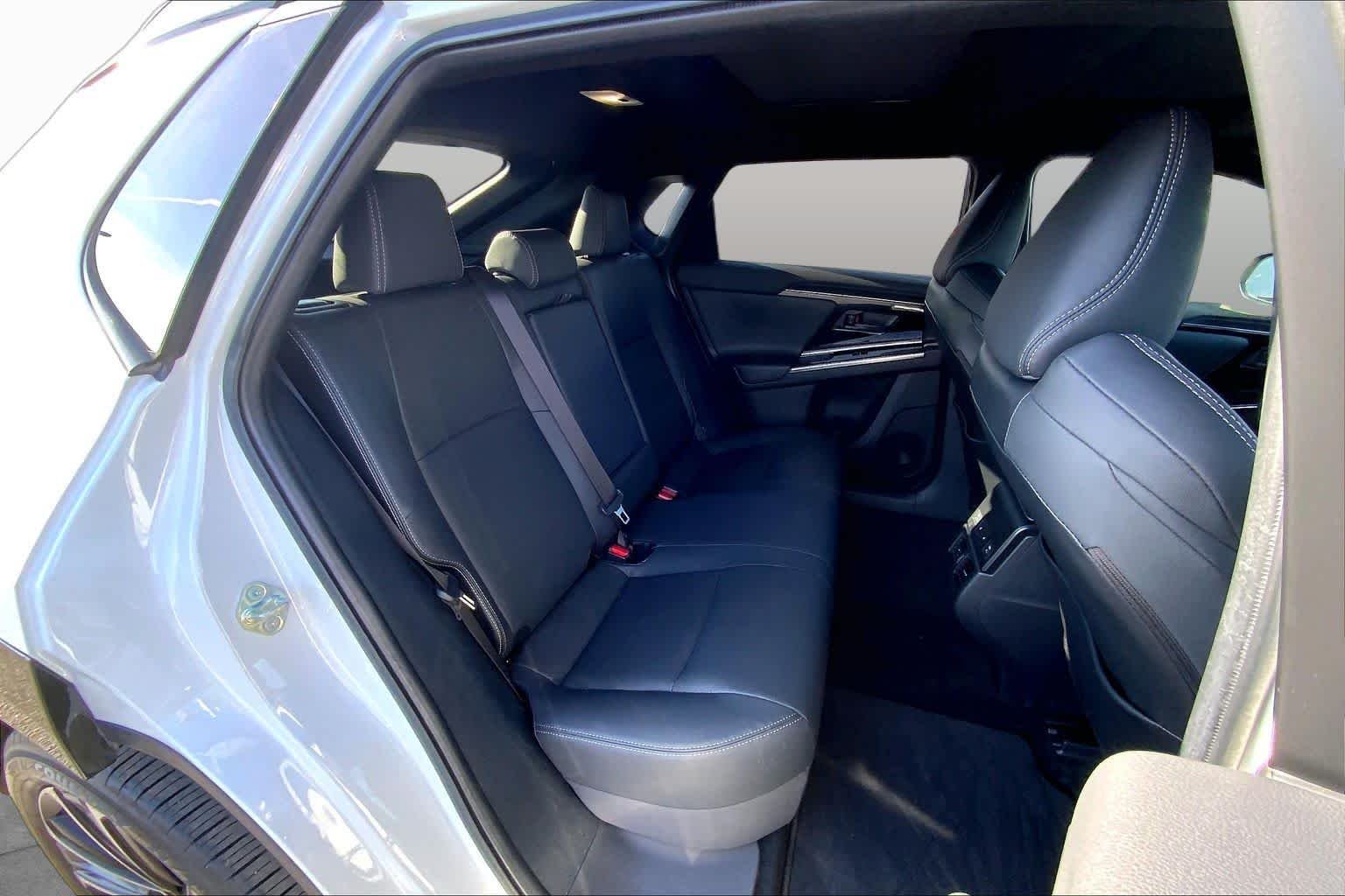 Used 2023 Wind Chill Pearl w/Black Roof Toyota Limited image 19