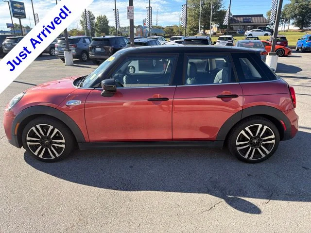 Used 2021  MINI Classic image 6