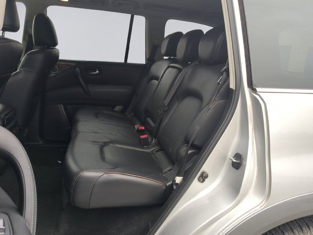 Used 2019 Silver Nissan SL image 18