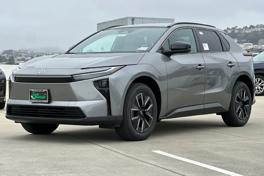 New 2027 Heavy Metal <sup>1</sup> Toyota  XLE image 8