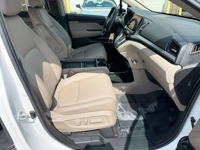 Used 2024  Honda EX-L image 28