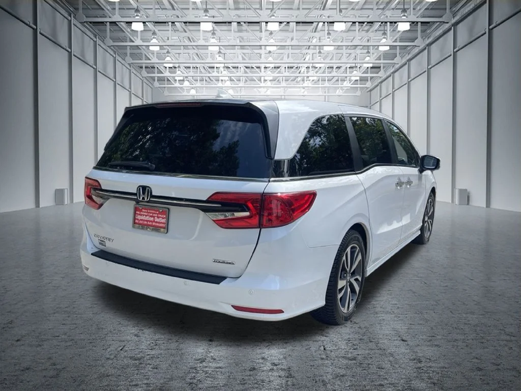 Used 2023 White Honda Touring image 4