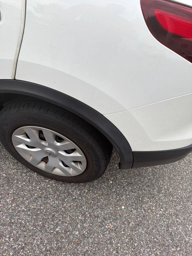 Used 2018 White Nissan S image 6