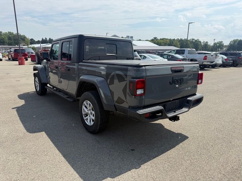 Used 2023 Gray Jeep Sport S image 15