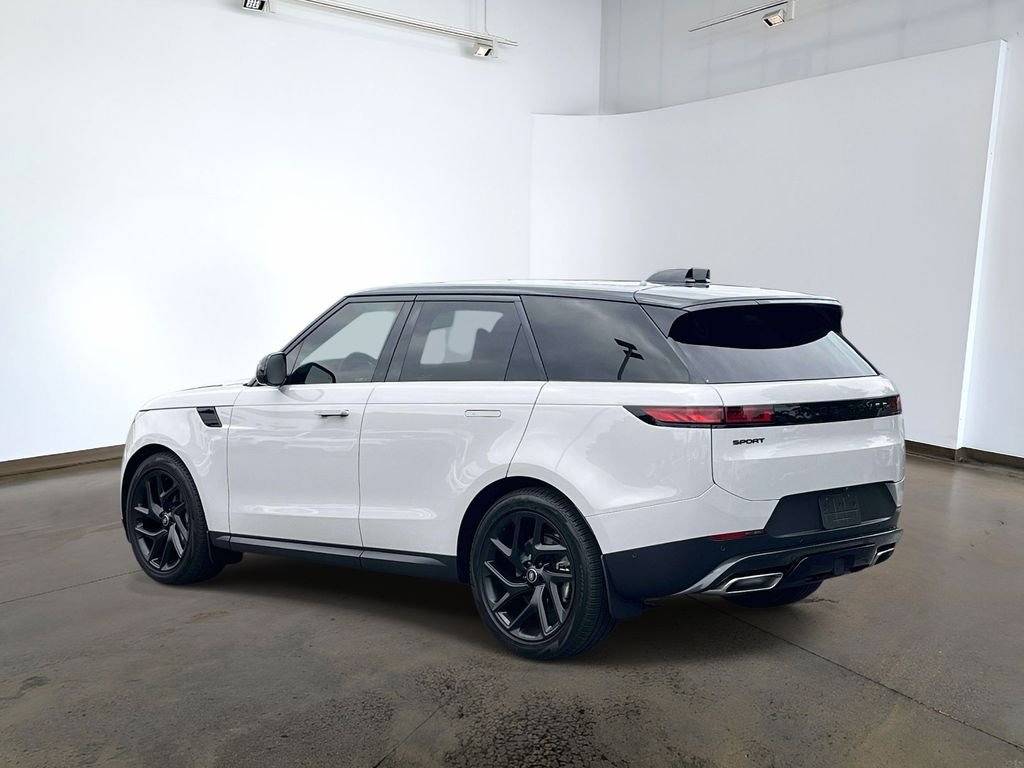 Used 2025 Borasco Gray Metallic Land Rover SE image 6