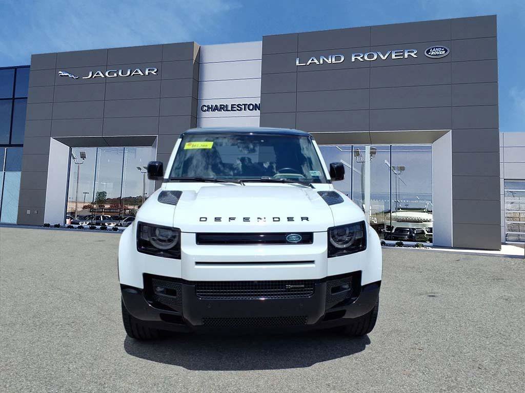 Certified Used 2023 Fuji White Land Rover X-Dynamic SE image 8