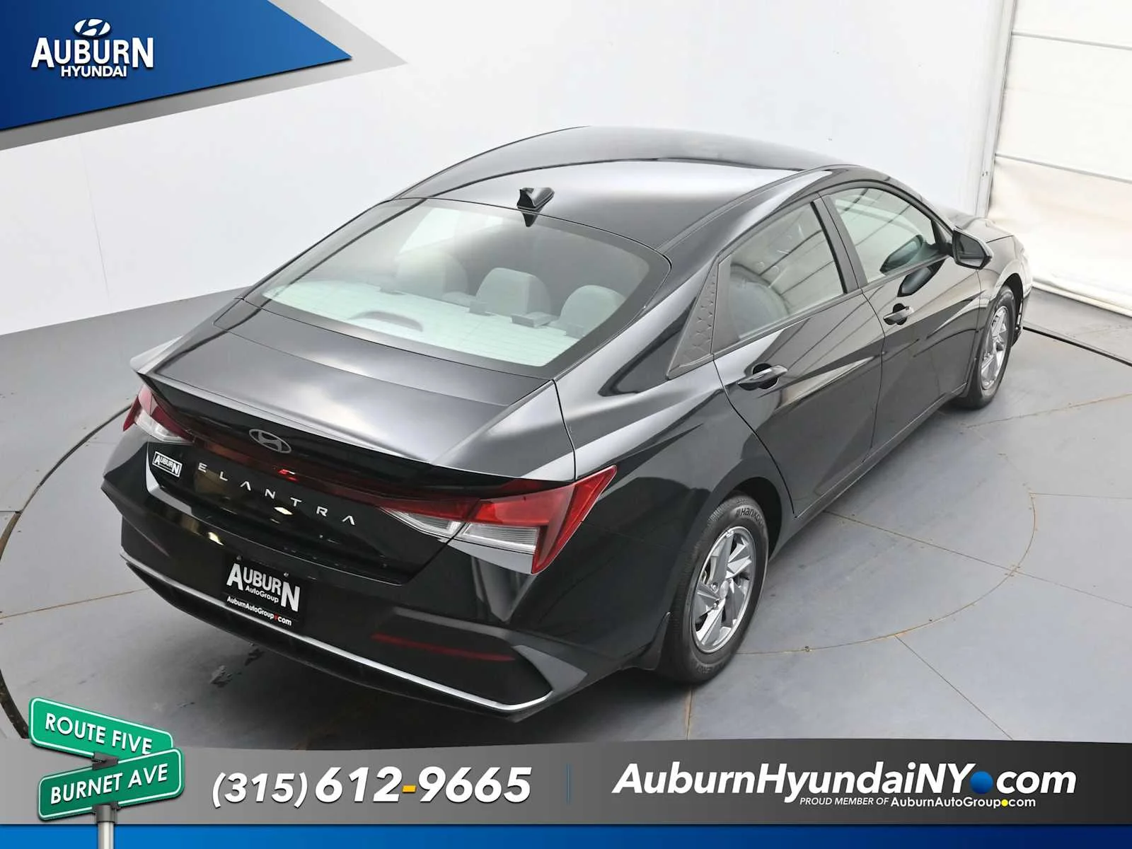 Used 2024 Abyss Black Hyundai SE image 29