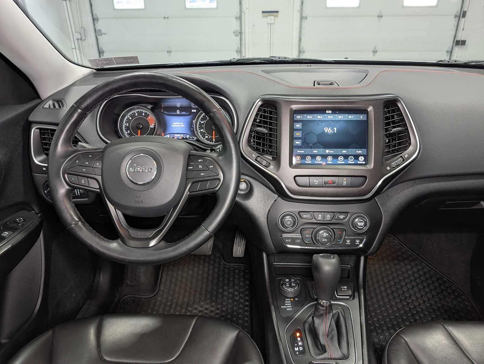 Used 2021 Billet Silver Metallic Clearcoat Jeep Trailhawk image 17