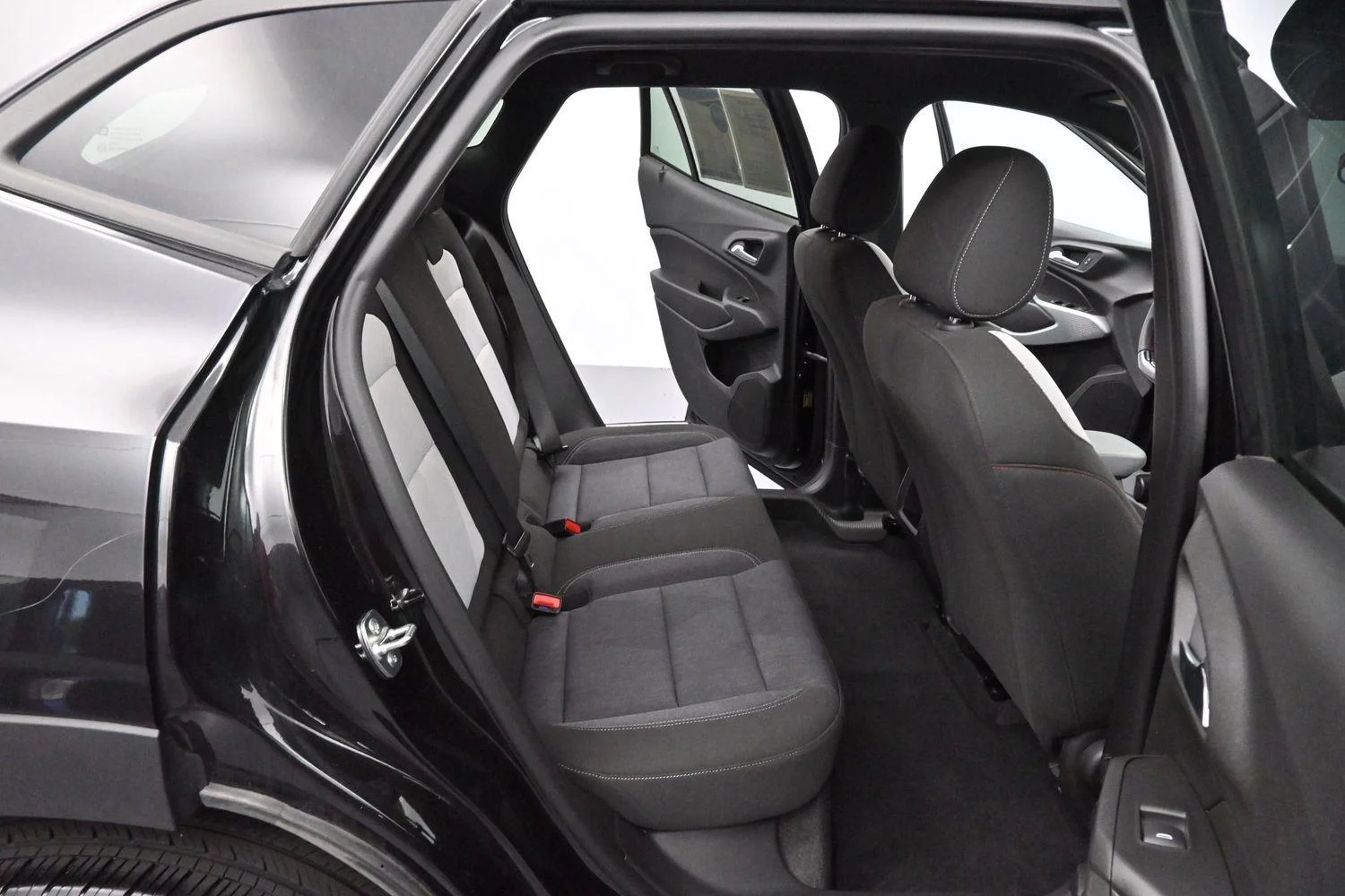Used 2024 Mosaic Black Metallic Chevrolet 1RS image 28