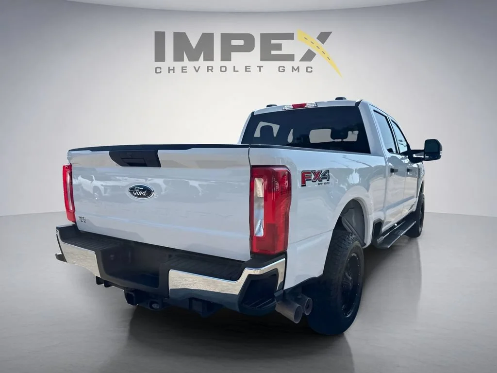 Used 2025 White Ford XL image 5