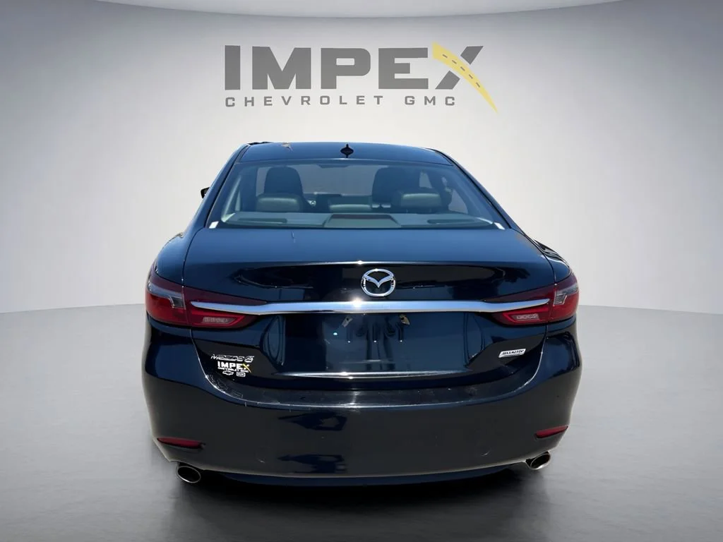 Used 2018  Mazda Grand Touring image 4