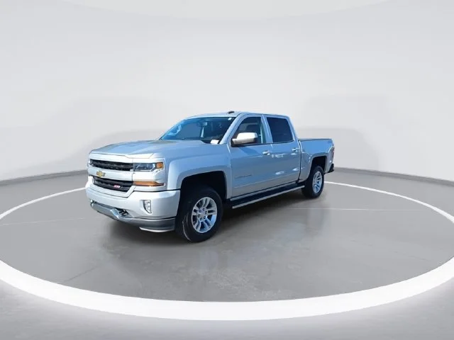 Used 2018 Silver Chevrolet LT image 4