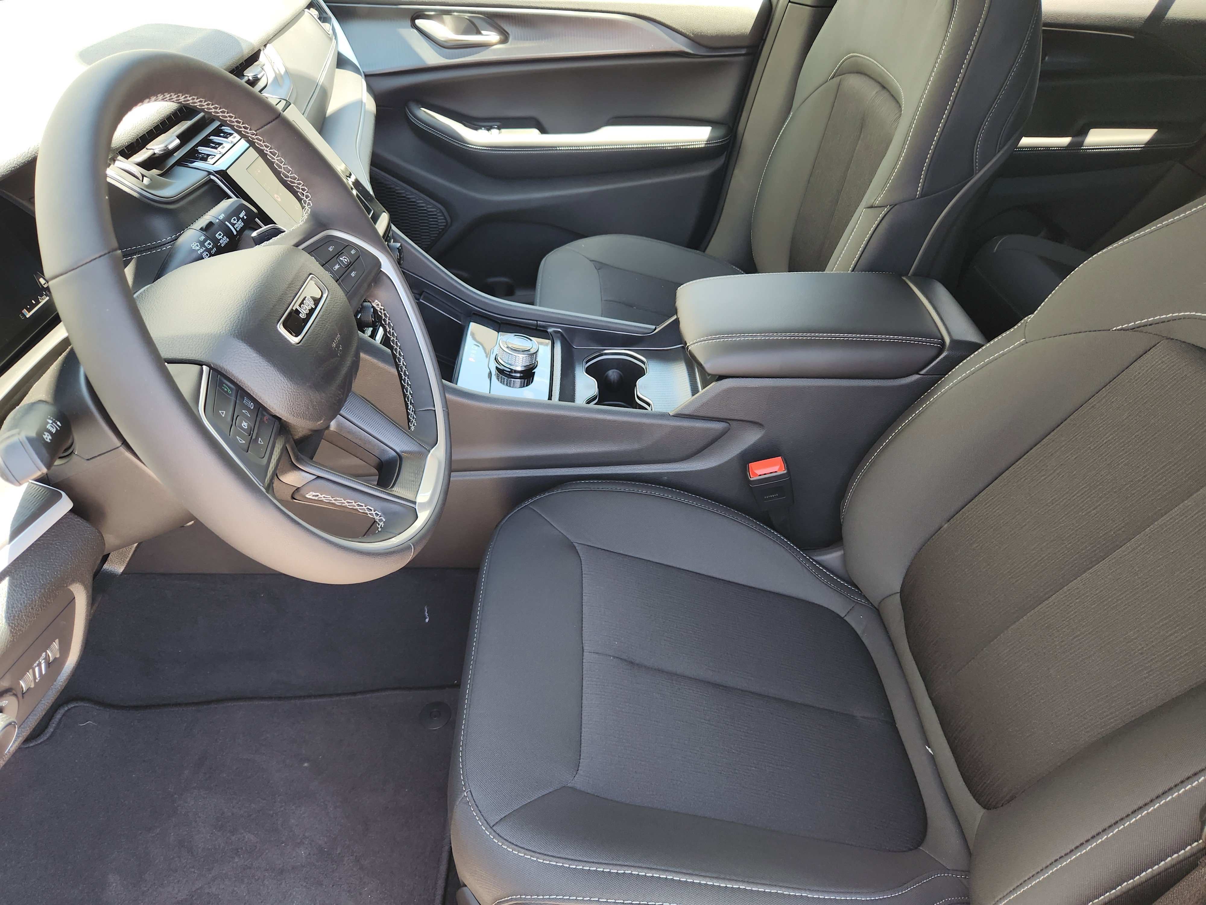 New 2026 Baltic Gray Metallic Clear-Coat Exterior Paint Jeep Laredo X image 11