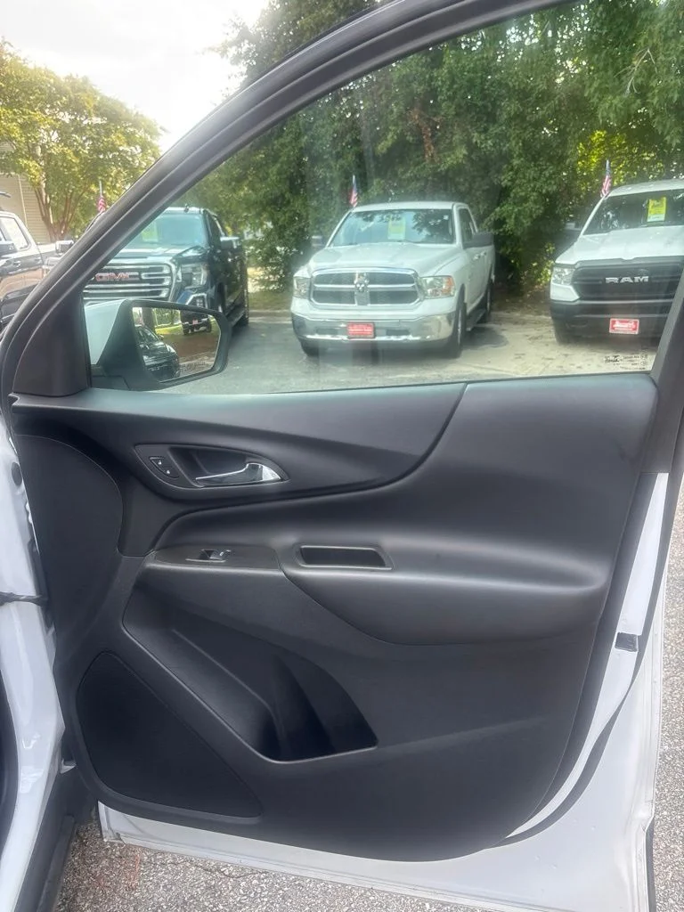 Used 2024 White Chevrolet LT image 21
