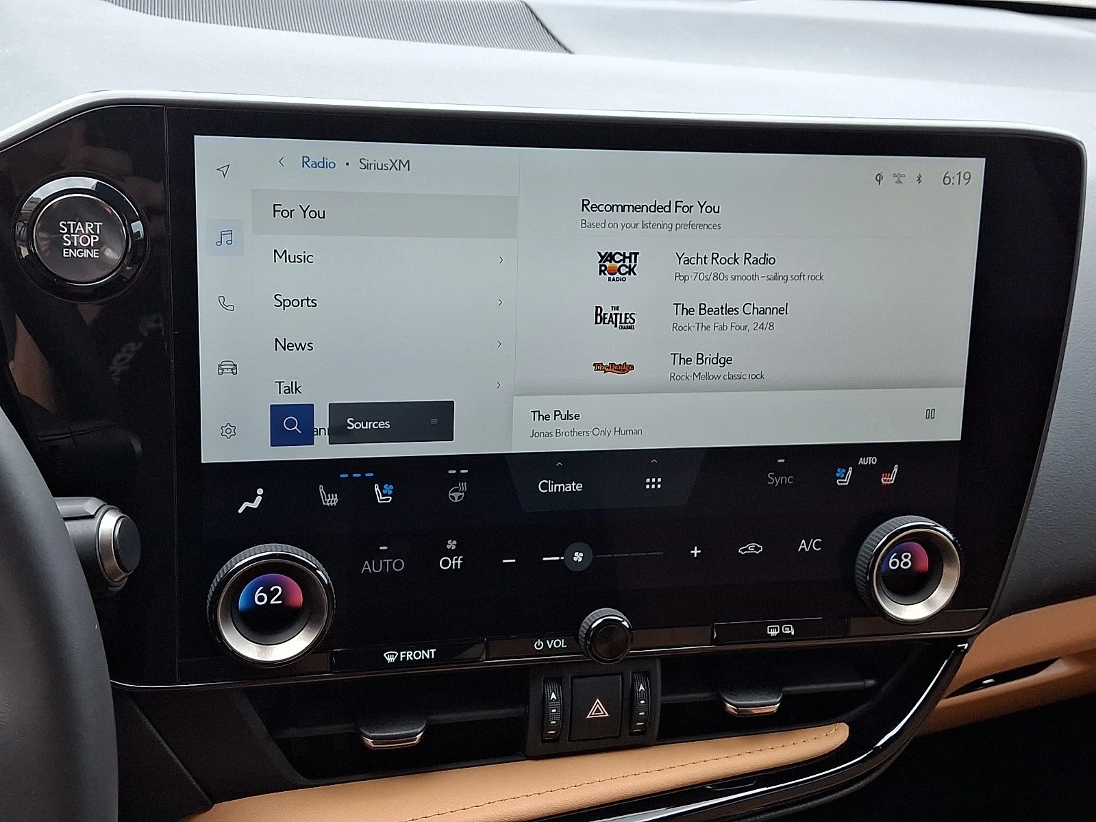 2025 Lexus NX 250 - Photo 15