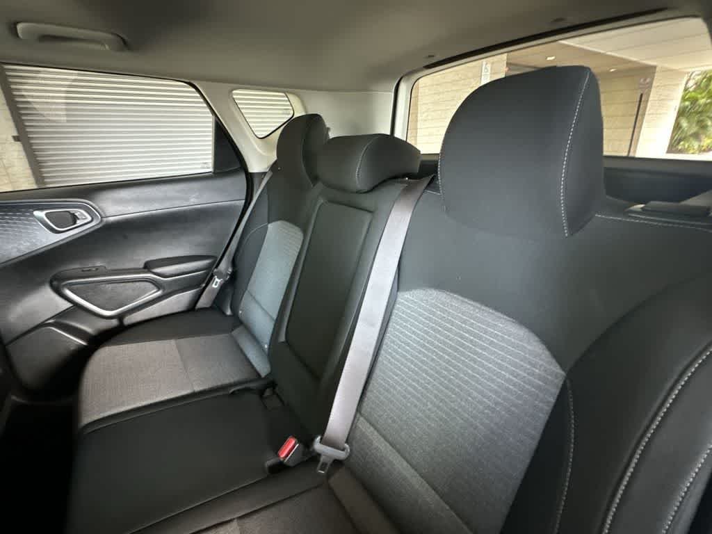 Used 2023 Snow White Pearl Kia EX image 22