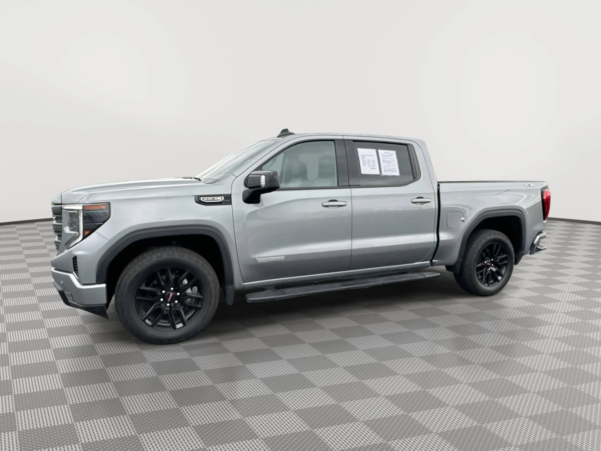2024 GMC Sierra 4WD Crew Cab Standard Box Elevation's photo