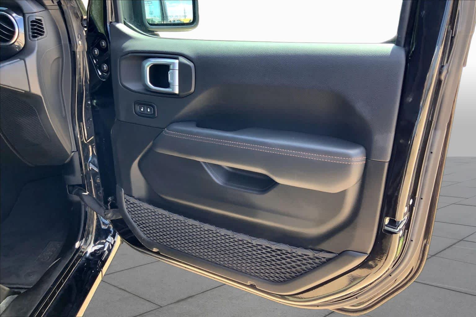 Used 2023 Black Clearcoat Jeep Rubicon 392 image 22
