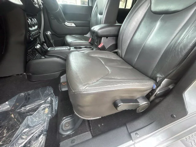 Used 2014 Gray Jeep Unlimited Rubicon image 18