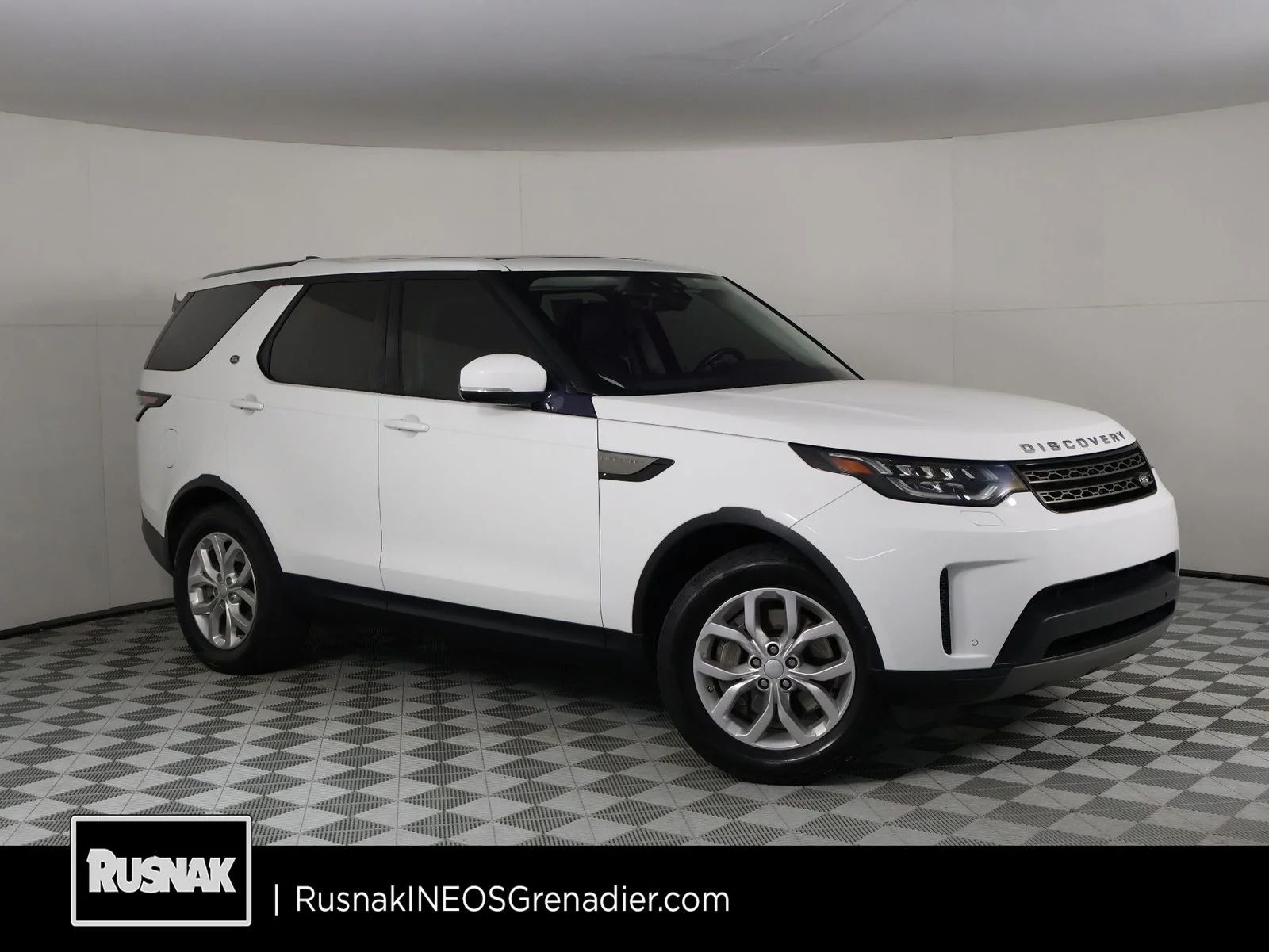 Used 2020 Fuji White Land Rover SE image 1