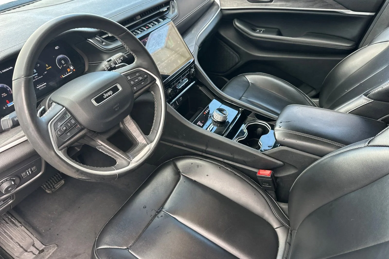 Used 2023 White Jeep Limited image 10