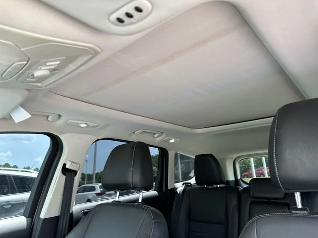 Used 2014 White Ford Titanium image 22