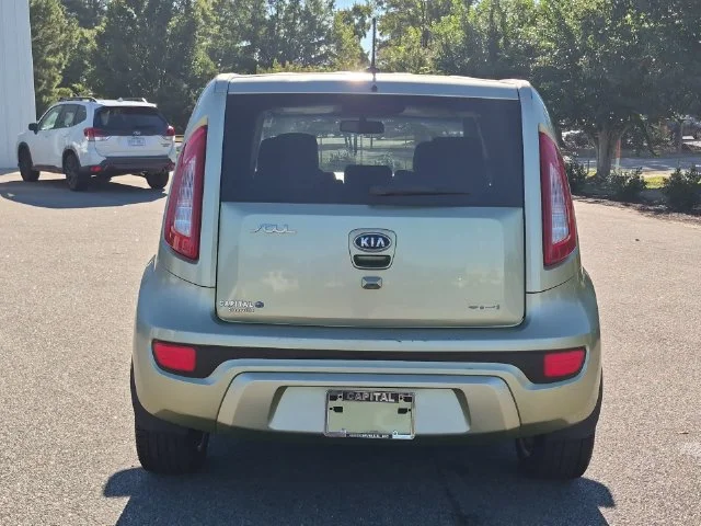Used 2012 Green Kia Exclaim image 4