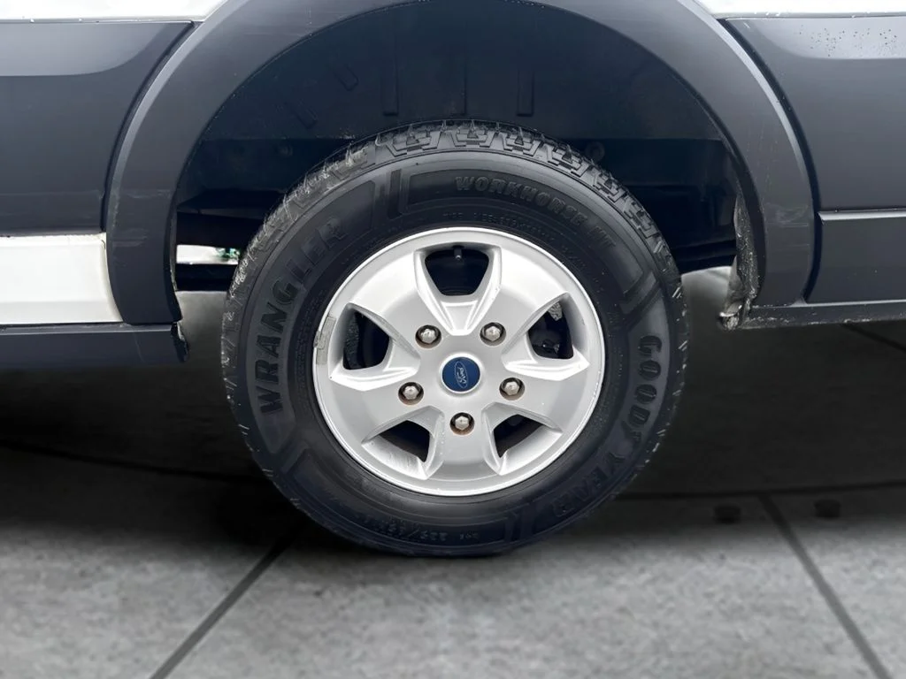 Used 2020 White Ford XLT image 17