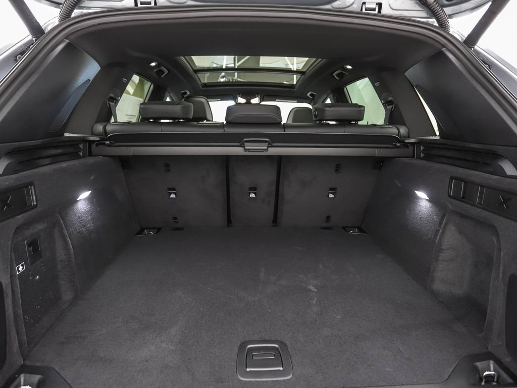 New 2026 Gray Metallic BMW xDrive40i image 24