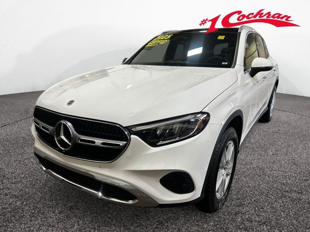 Used 2025 Polar White Mercedes-Benz GLC 300 image 30