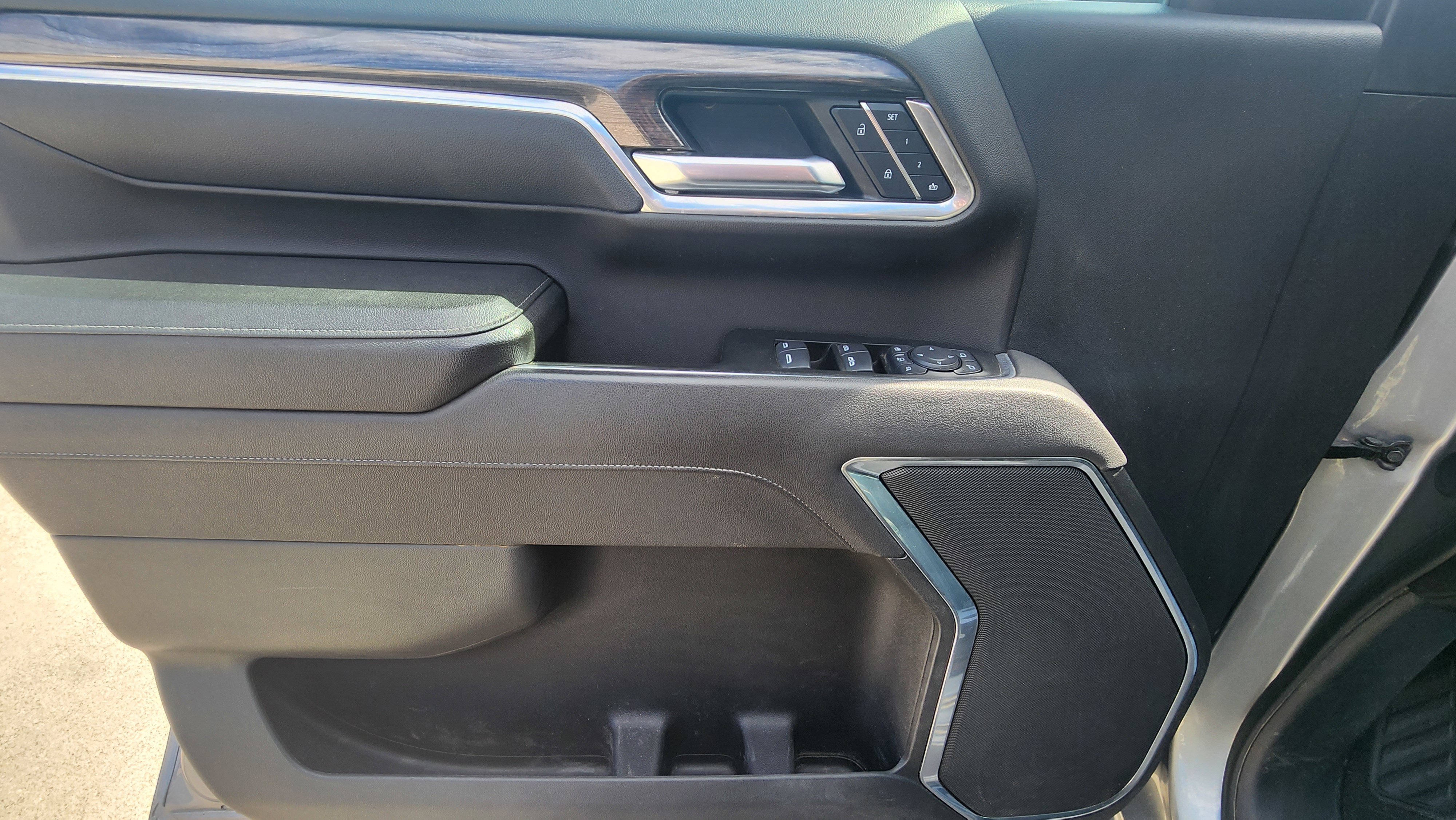 Used 2025 Sterling Gray Metallic Chevrolet LTZ image 12