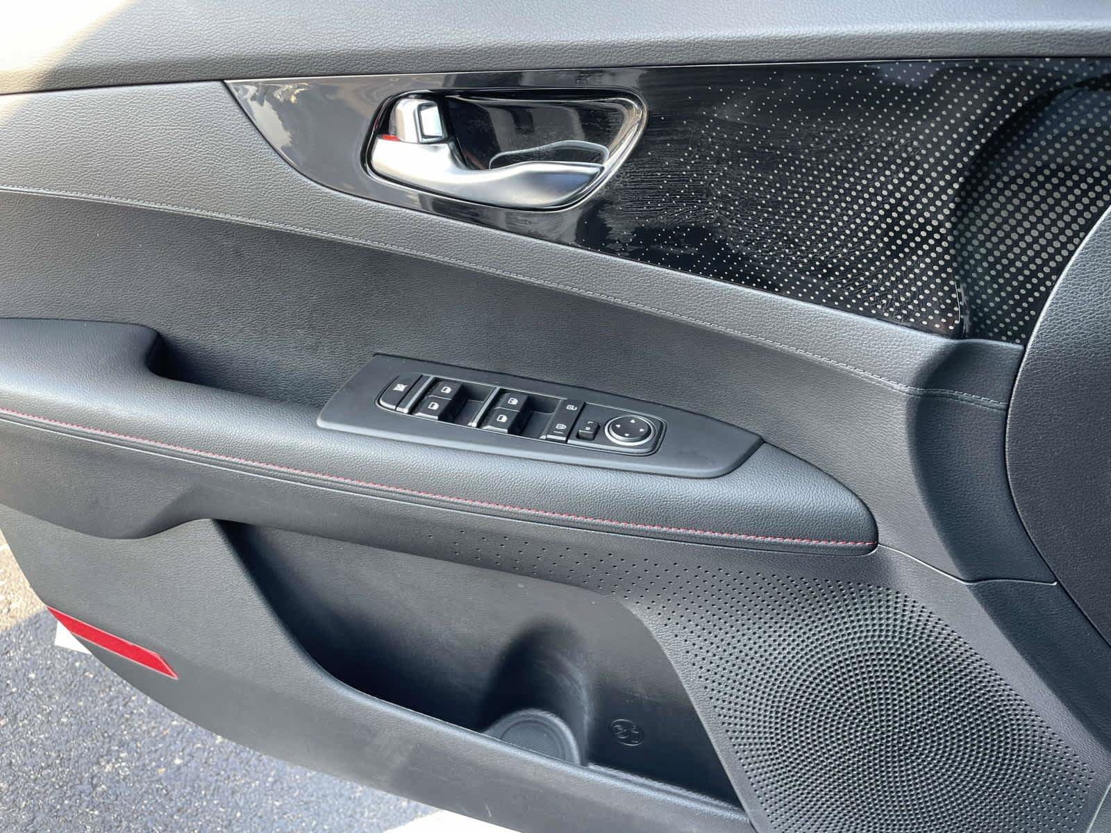 Used 2024 Snow White Pearl Kia GT image 33