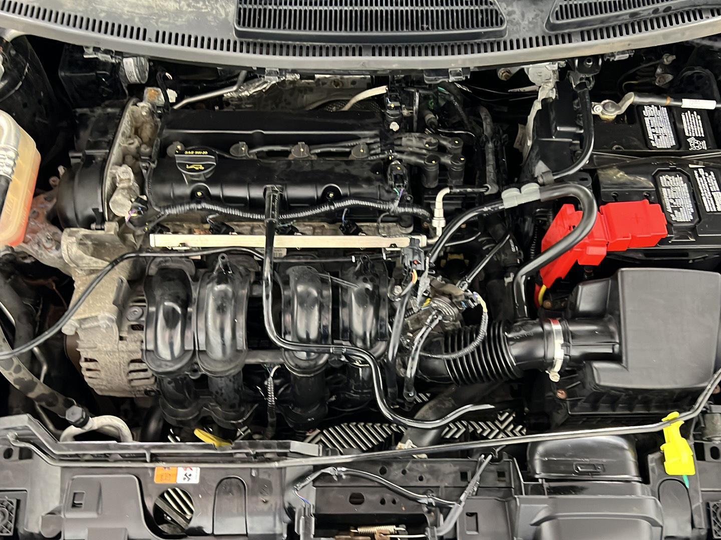 Used 2019 Shadow Black Ford SE image 22