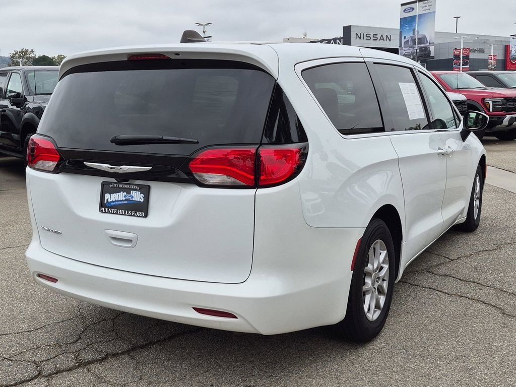 Used 2023 Bright White Clearcoat Chrysler LX image 6