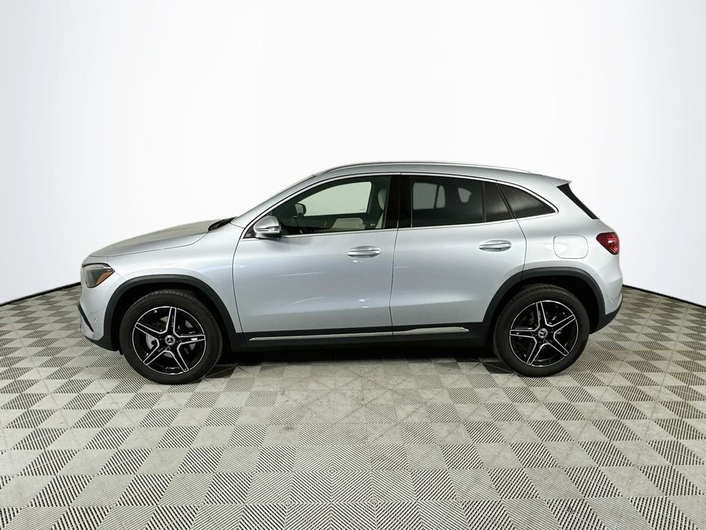 Used 2026 Silver Mercedes-Benz GLA 250 image 4