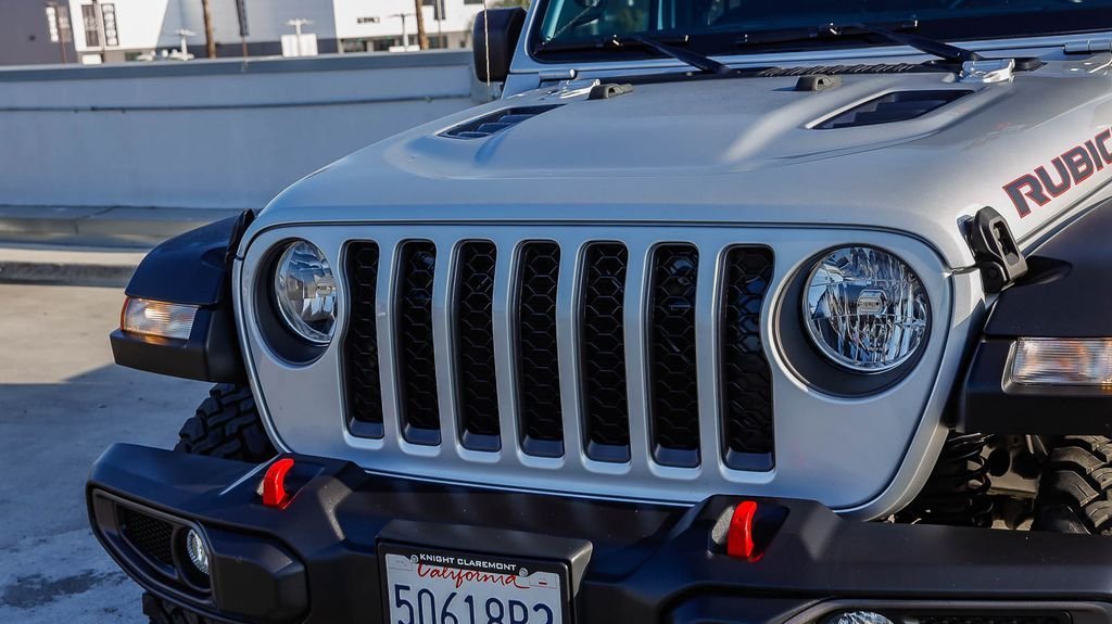 Used 2022 Silver Jeep Rubicon image 6