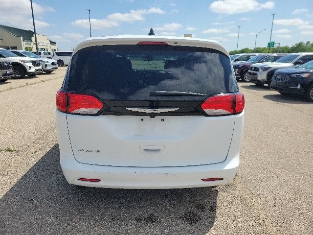 Used 2023 White Chrysler LX image 24