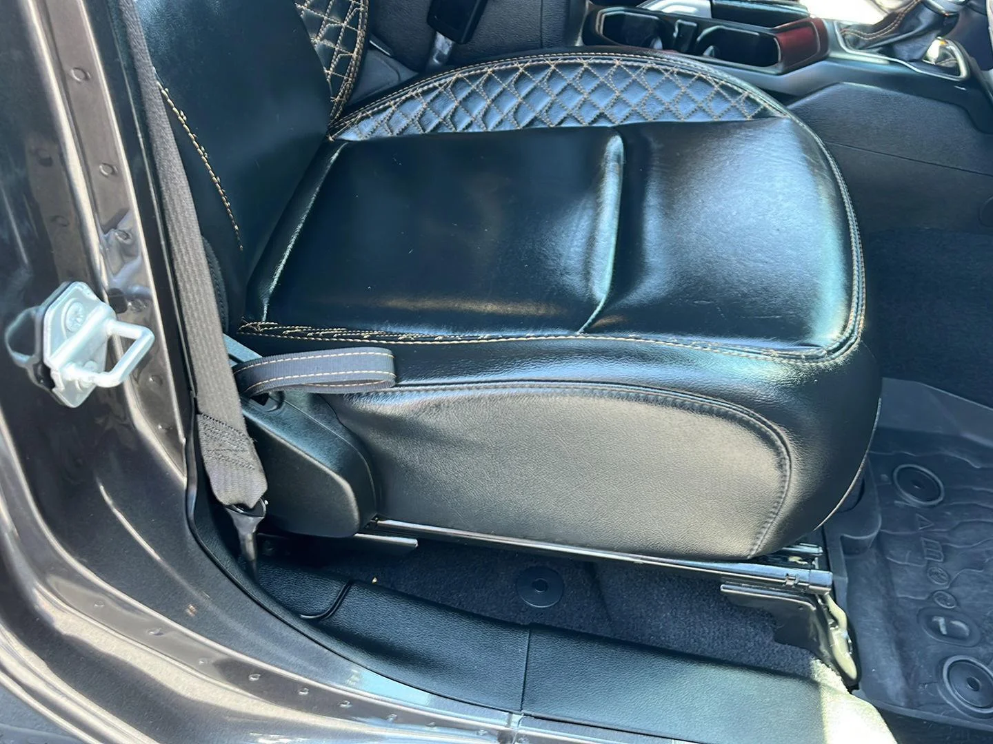 Used 2021 Sting-Gray Clearcoat Jeep Unlimited Sahara High Altitude image 27
